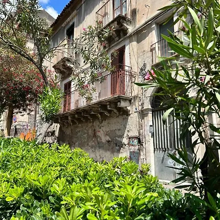 San Julian House * Catania