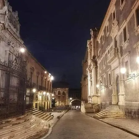 San Julian House * Catania